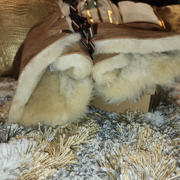 Knee high Ugg boots - Picture 3 of 10